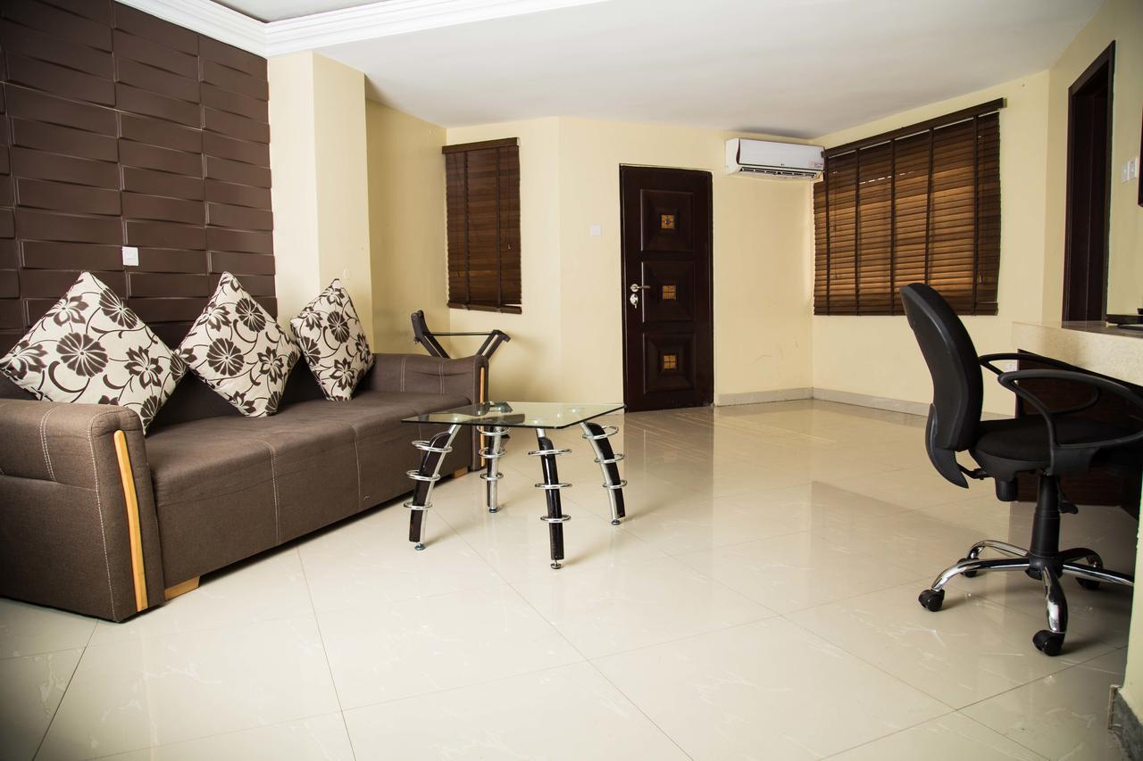KSF Place Alaka Lagos Bagian luar foto