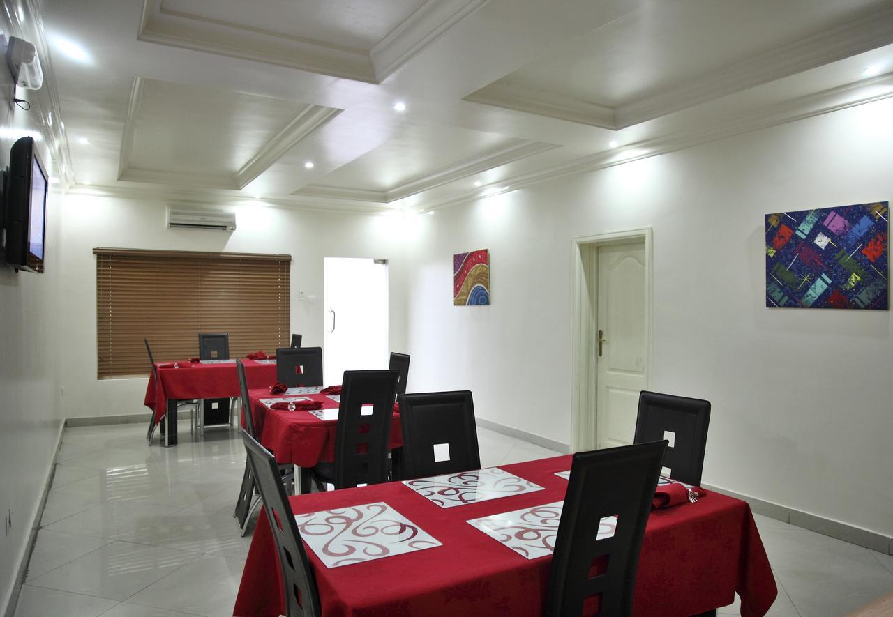 KSF Place Alaka Lagos Bagian luar foto